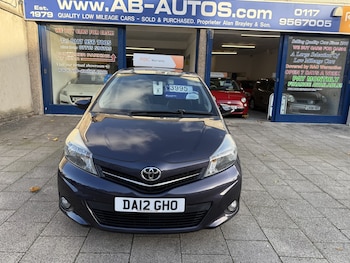 Used Toyota Yaris 2012 for sale - 76387343: Photo