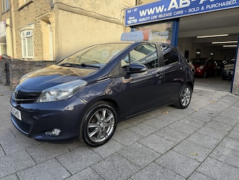 Used Toyota Yaris 2012 for sale - 76387343: Photo