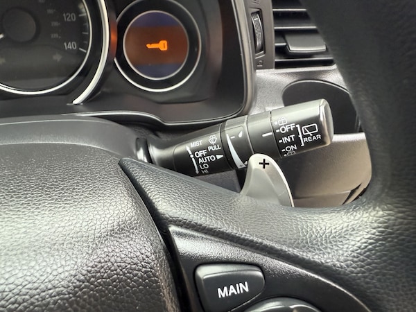 Used Honda Jazz 2015 for sale - 76225302: Photo 16