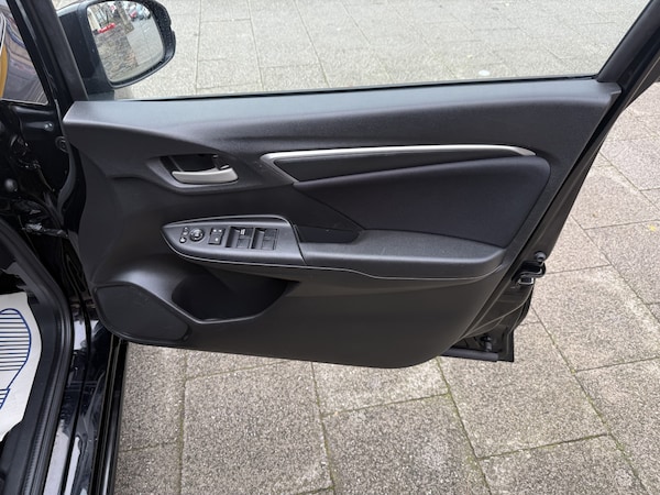 Used Honda Jazz 2015 for sale - 76225302: Photo 19