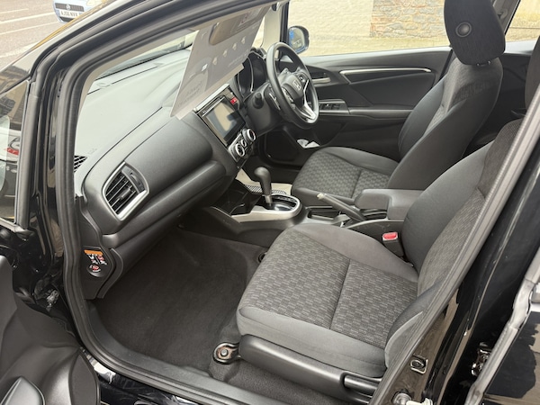 Used Honda Jazz 2015 for sale - 76225302: Photo 20