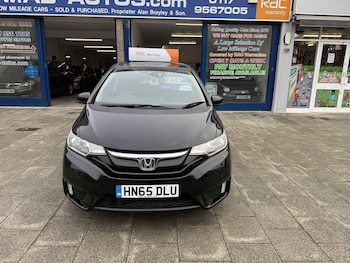 Used Honda Jazz 2015 for sale - 76225302: Photo 2