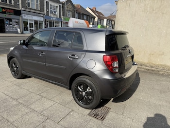Used Toyota Urban Cruiser 2011 for sale - 79266857: Photo