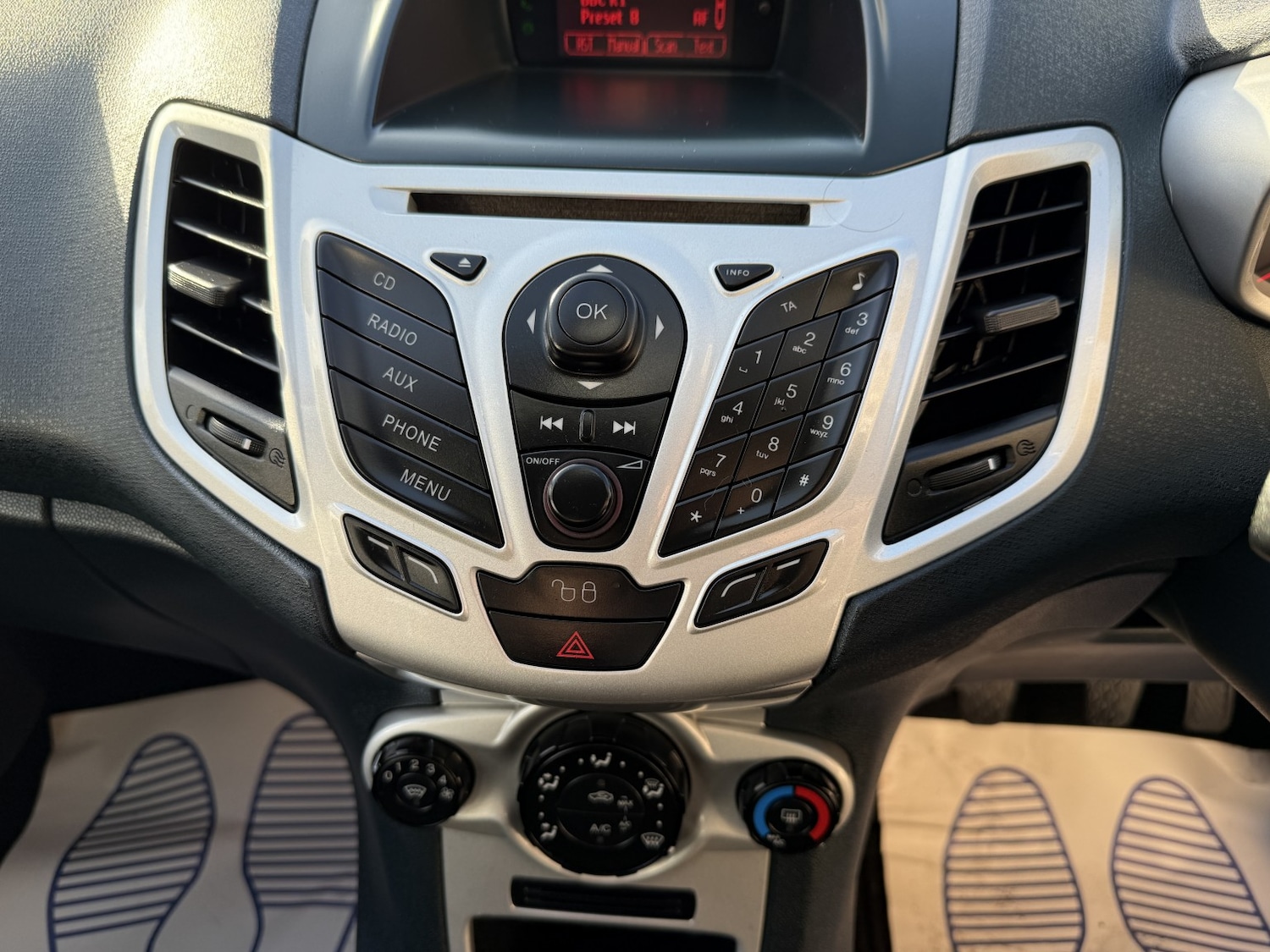 Used Ford Fiesta 2013 for sale - 76387372: Photo 9