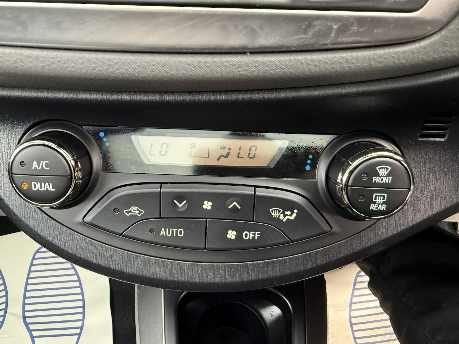 Used Toyota Yaris 2014 for sale - 76198182: Photo 14