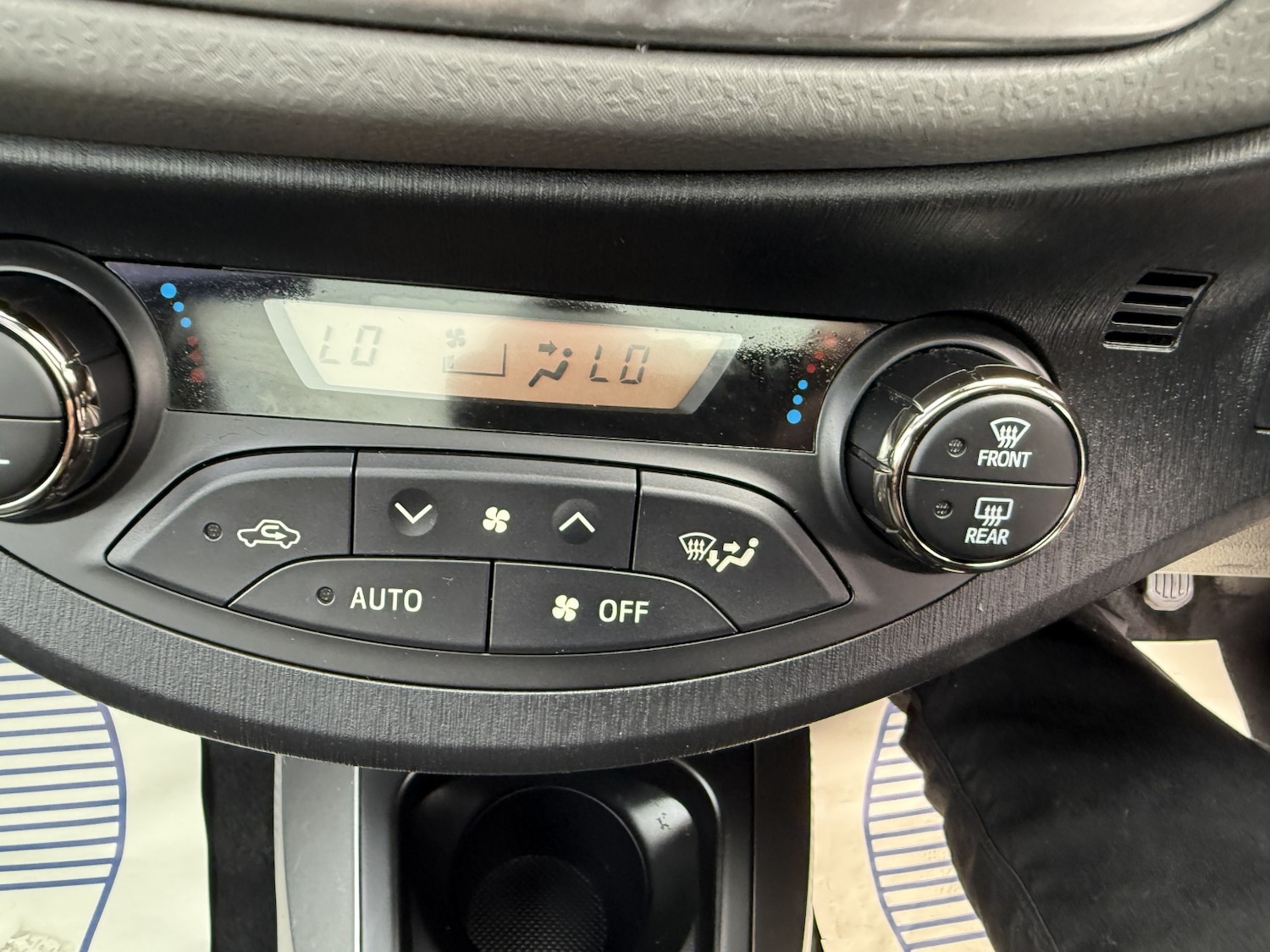 Used Toyota Yaris 2014 for sale - 76198182: Photo 18