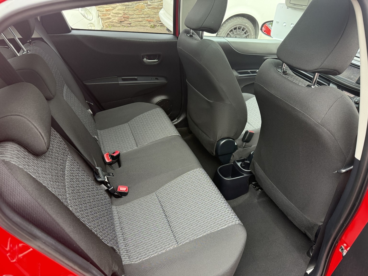 Used Toyota Yaris 2014 for sale - 76198182: Photo 21