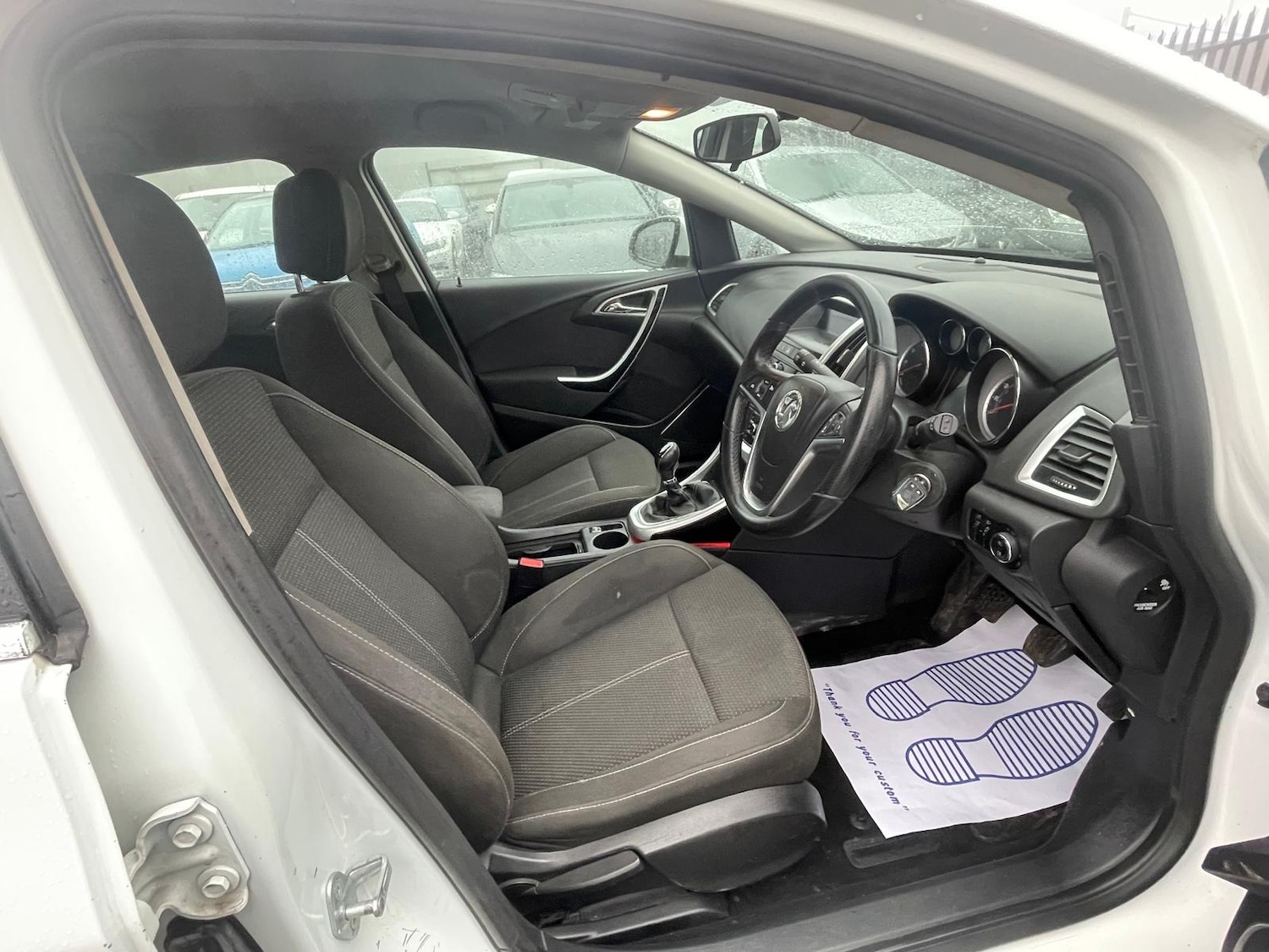 Used Vauxhall Astra 2012 for sale - 77323880: Photo 8