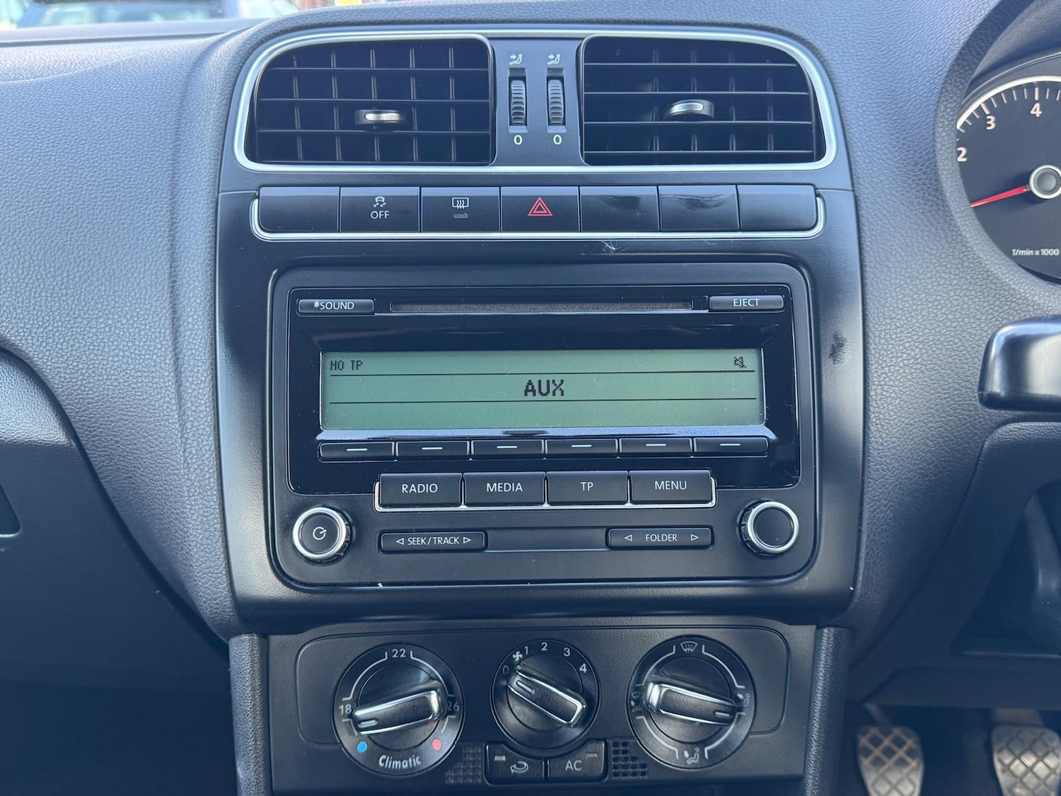 Used Volkswagen Polo 2010 for sale - 73753897: Photo 15