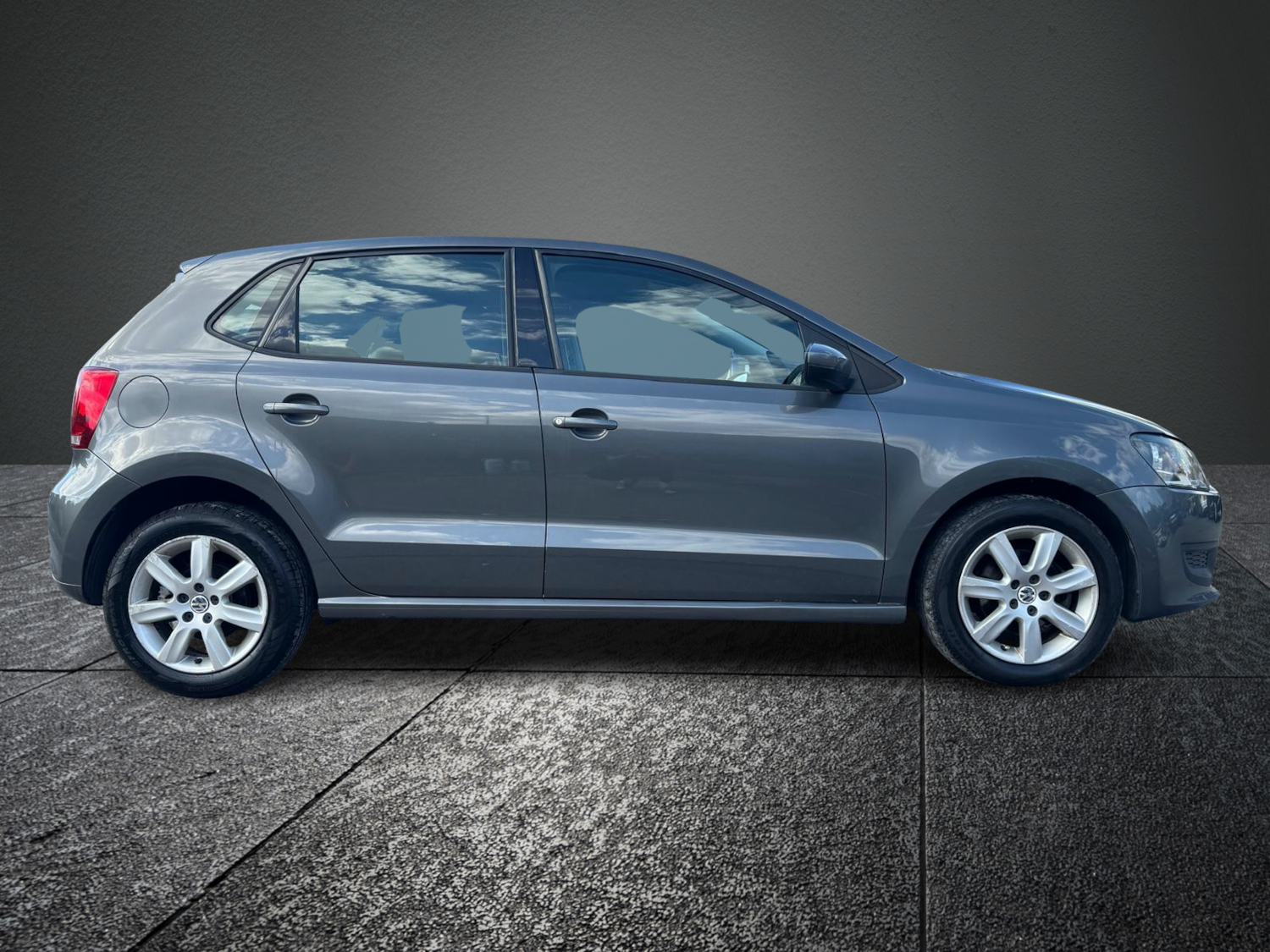 Used Volkswagen Polo 2010 for sale - 73753897: Photo 3