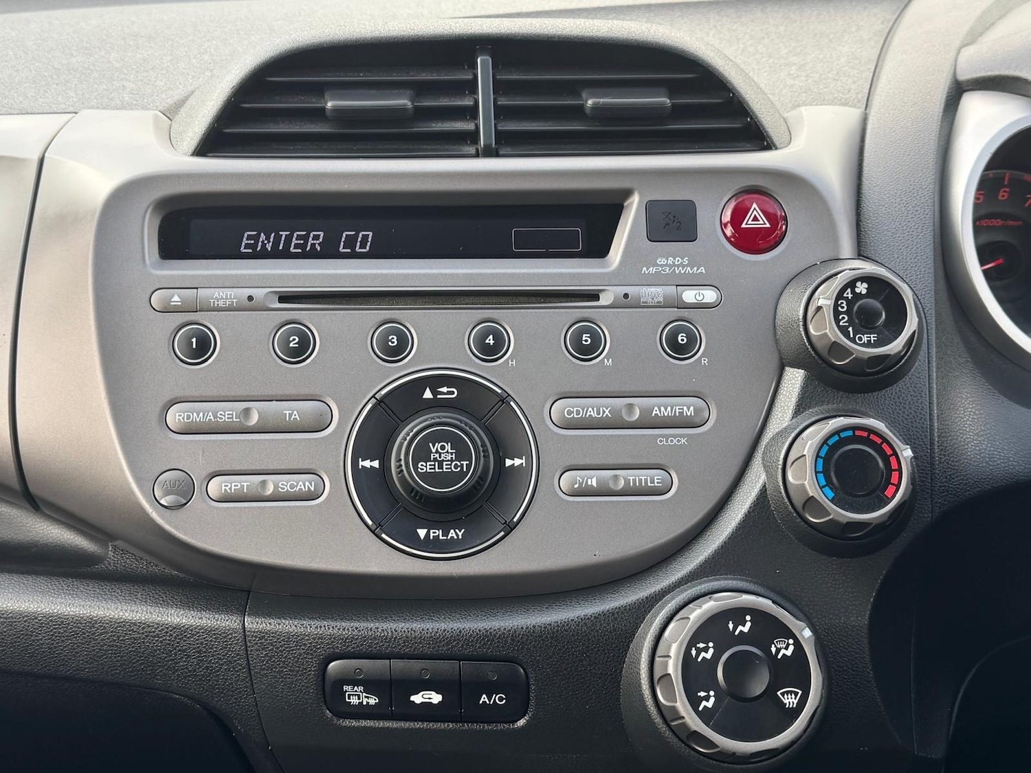 Used Honda Jazz 2009 for sale - 77323936: Photo 17