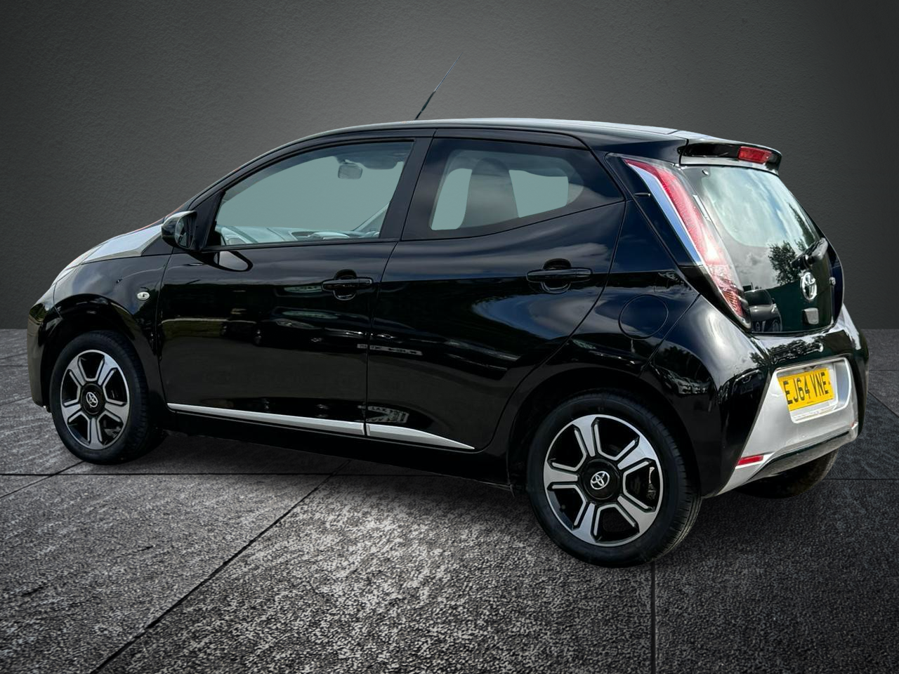 Used Toyota AYGO 2015 for sale - 77483999: Photo 4