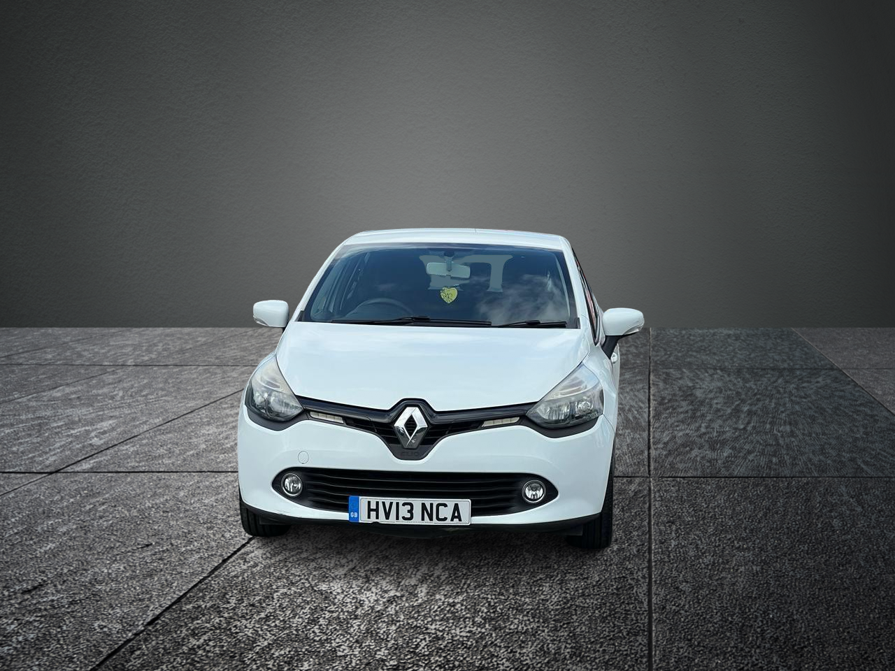 Used Renault Clio 2013 for sale - 77483793: Photo 2