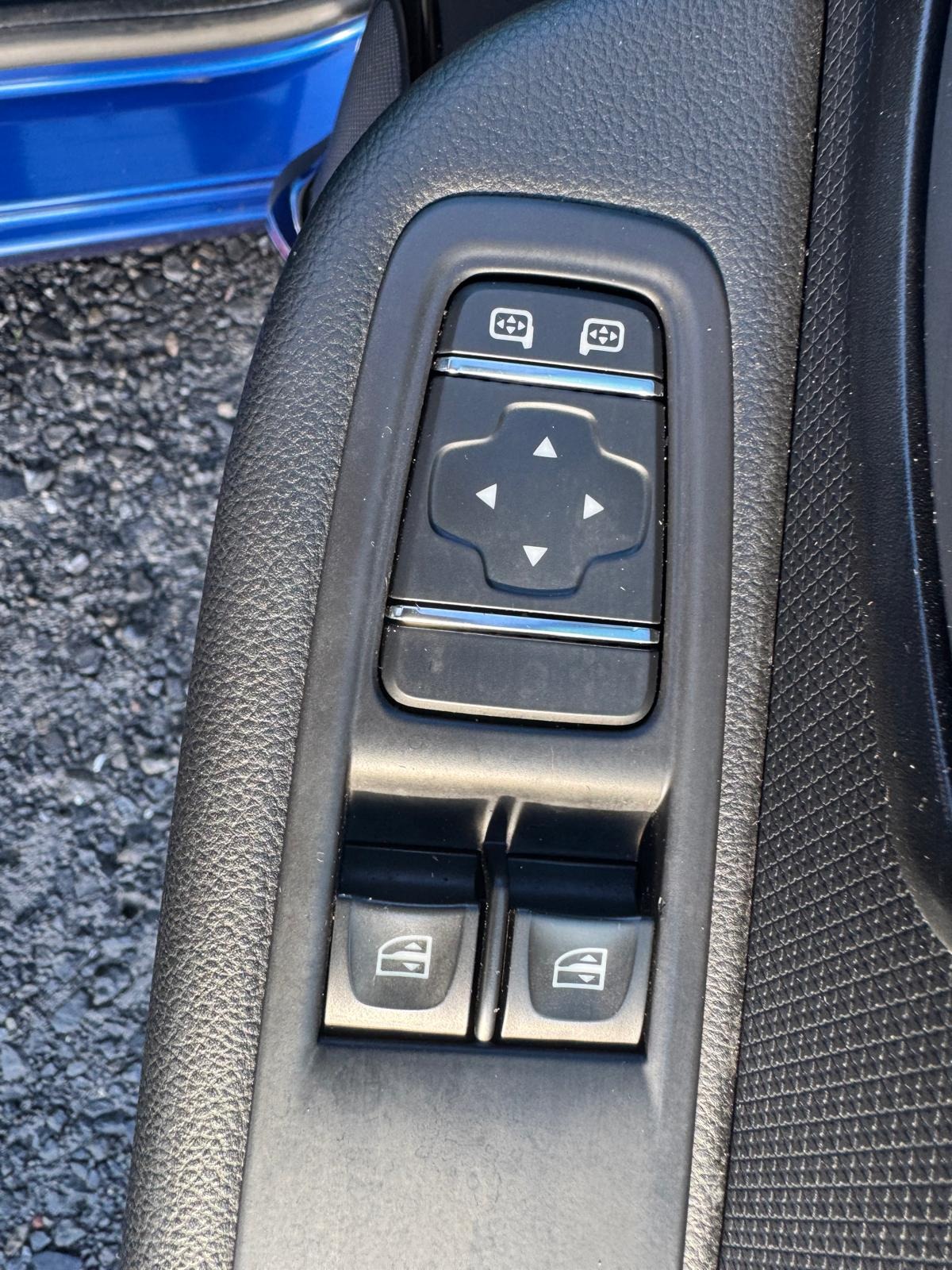 Used Renault Clio 2017 for sale - 76766471: Photo 18