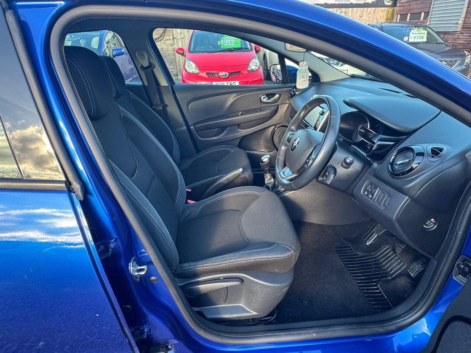 Used Renault Clio 2017 for sale - 76766471: Photo 9