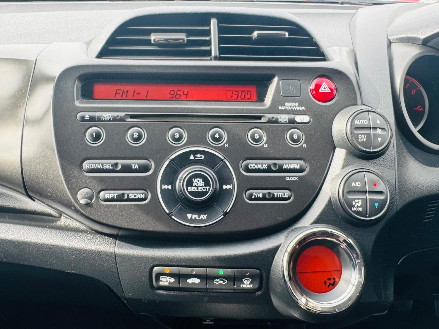 Used Honda Jazz 2011 for sale - 75598733: Photo 13