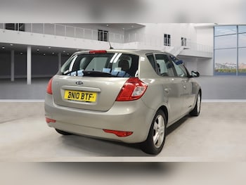 Used Kia Ceed 2010 for sale - 76037300: Photo