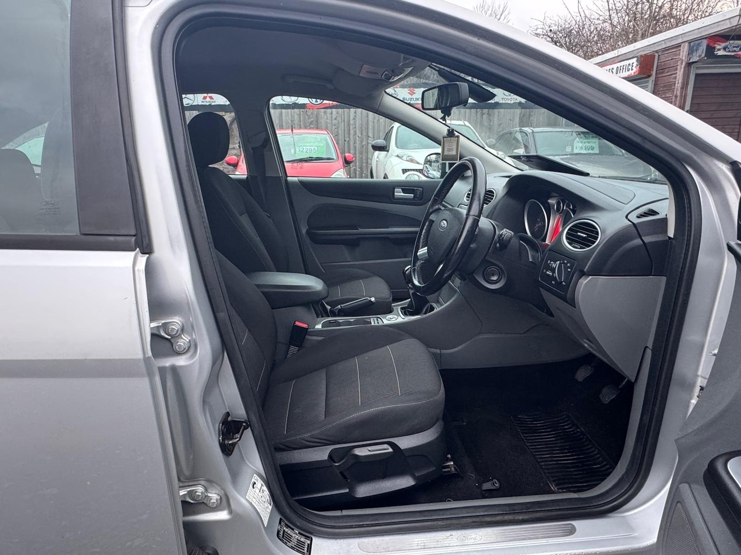 Used Ford Focus 2010 for sale - 77403672: Photo 13