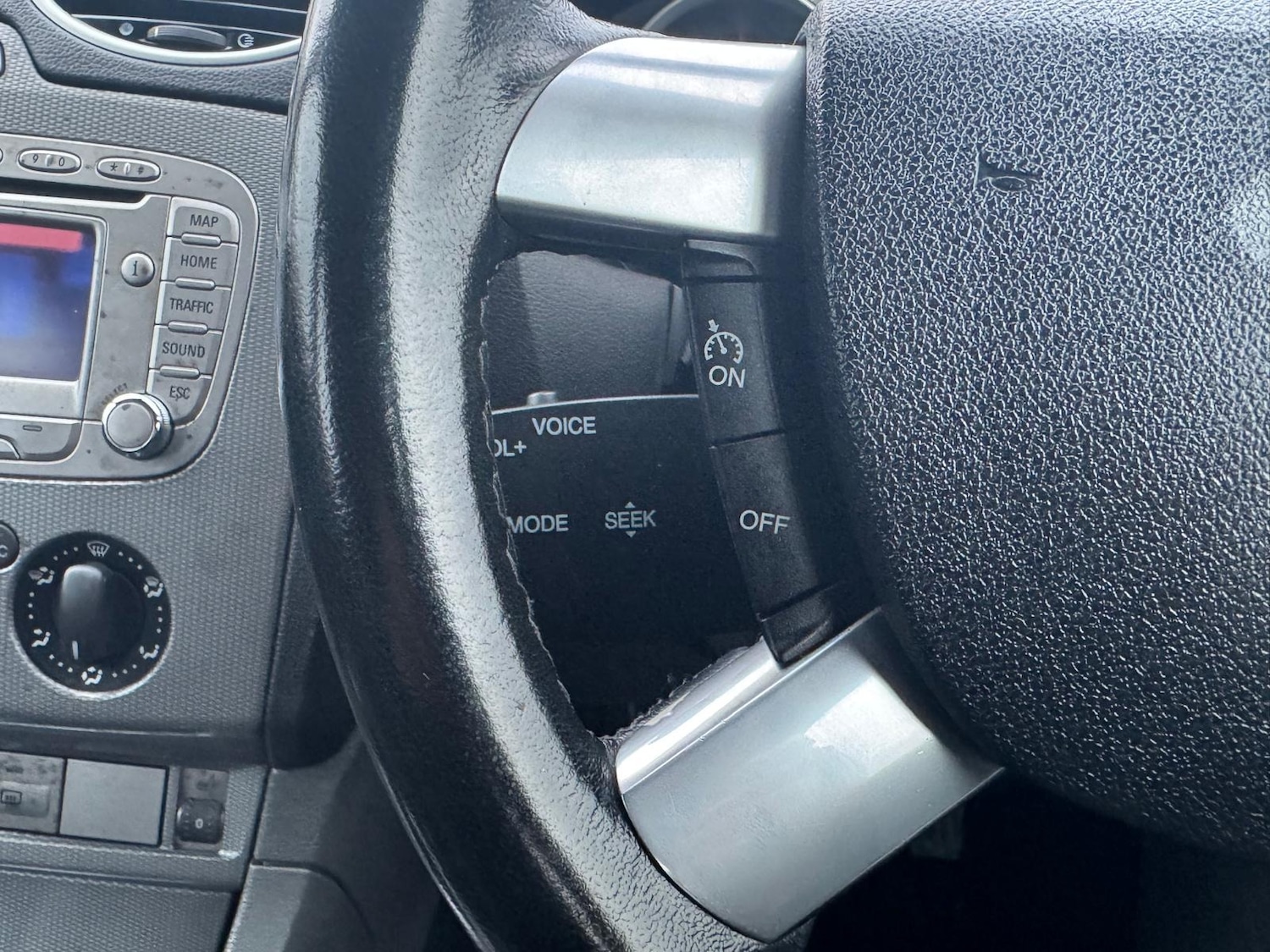 Used Ford Focus 2010 for sale - 77403672: Photo 18