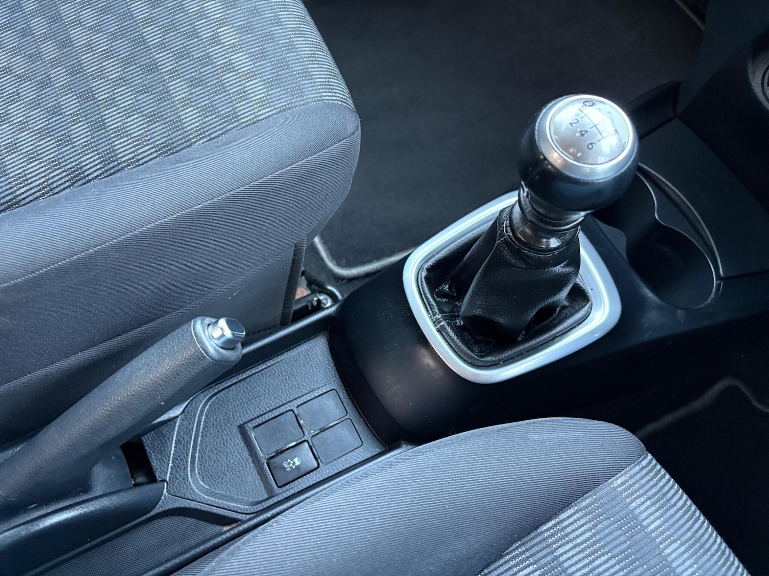 Used Toyota Yaris 2017 for sale - 76606886: Photo 25