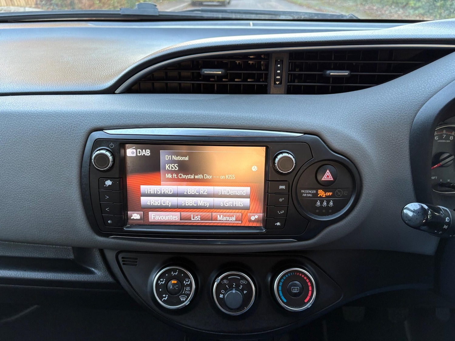 Used Toyota Yaris 2017 for sale - 76606886: Photo 28