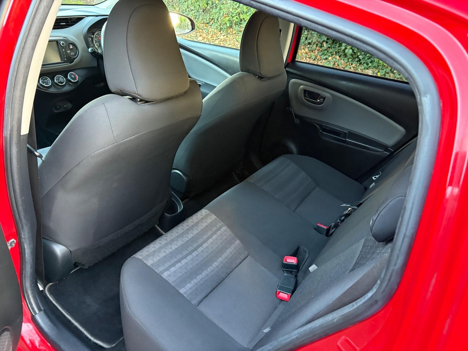 Used Toyota Yaris 2017 for sale - 76606886: Photo 8