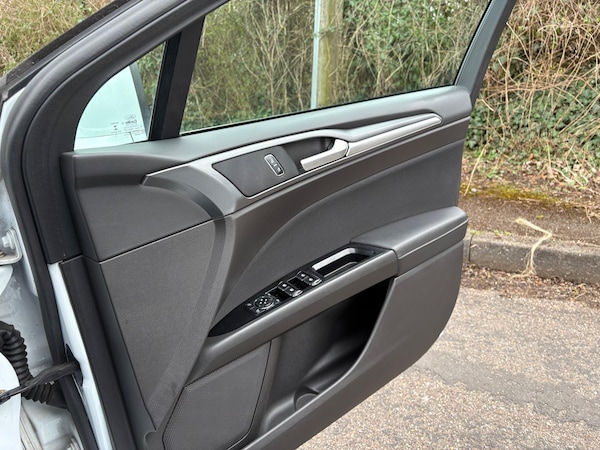 Used Ford Mondeo 2017 for sale - 74520829: Photo 23