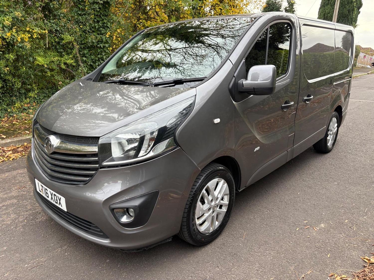 Used Vauxhall Vivaro 2016 for sale - 76425215: Photo 1