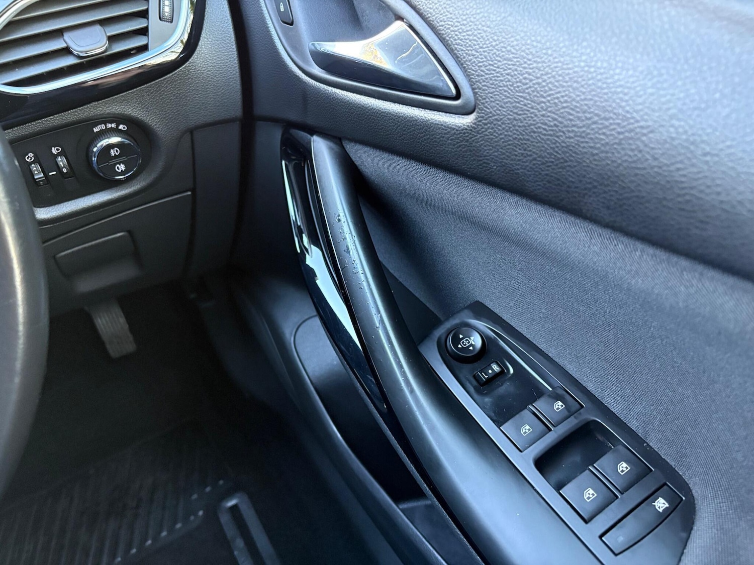 Used Vauxhall Astra 2017 for sale - 76592709: Photo 22