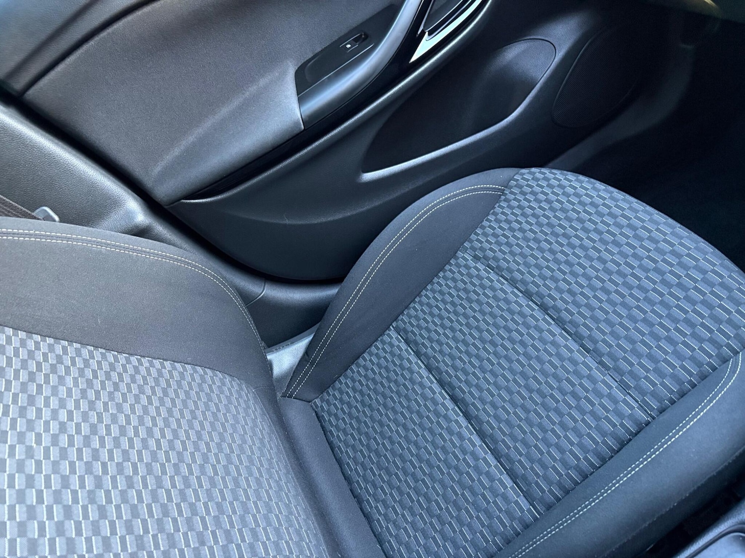 Used Vauxhall Astra 2017 for sale - 76592709: Photo 29