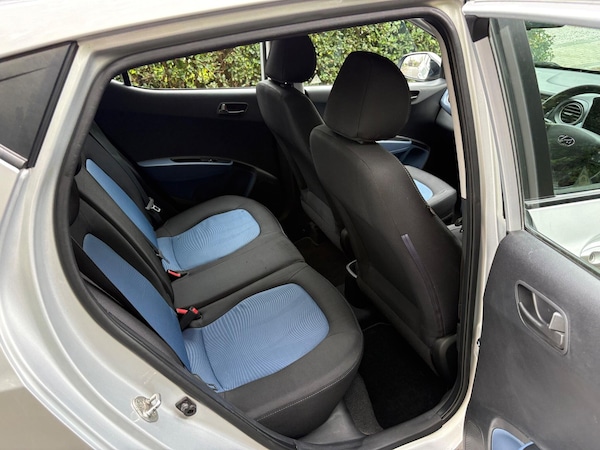 Used Hyundai i10 2014 for sale - 76306396: Photo 10