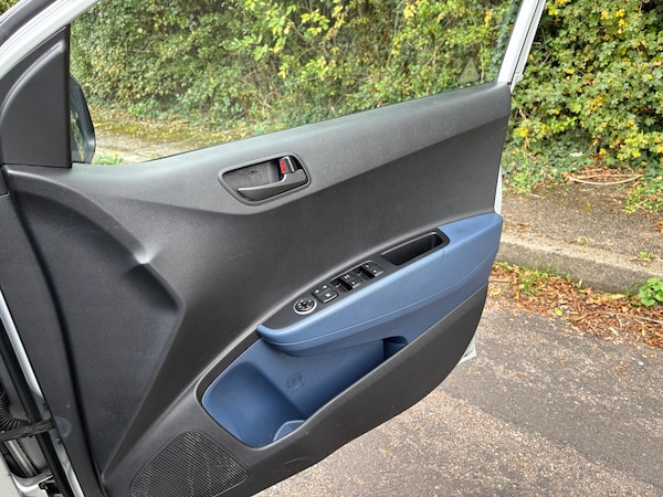 Used Hyundai i10 2014 for sale - 76306396: Photo 20