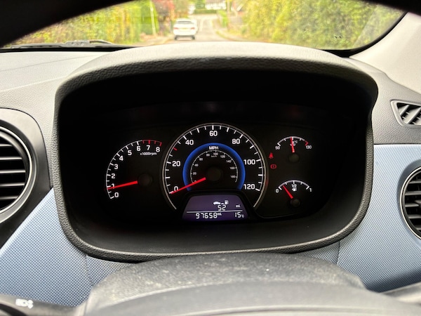 Used Hyundai i10 2014 for sale - 76306396: Photo 23