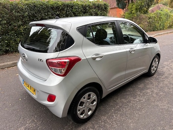 Used Hyundai i10 2014 for sale - 76306396: Photo 4