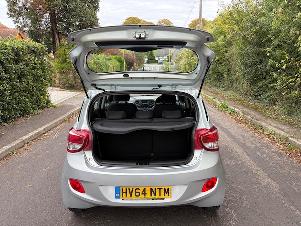 Used Hyundai i10 2014 for sale - 76306396: Photo 9