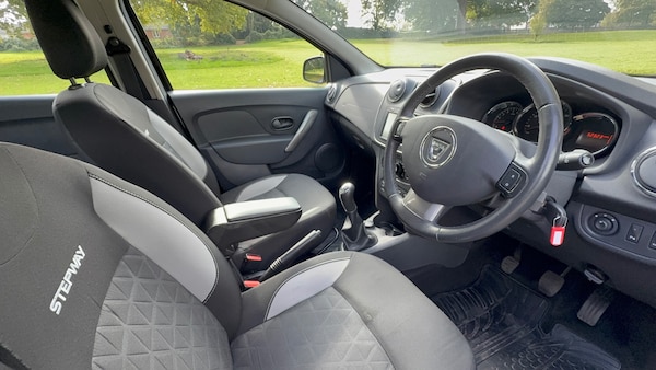 Used Dacia Sandero Stepway 2016 for sale - 76172557: Photo 19