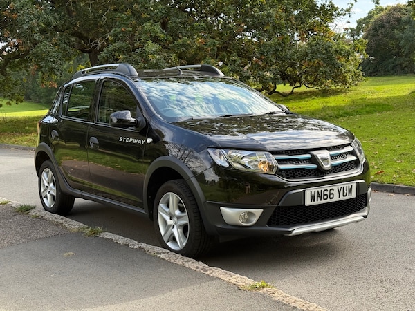 Used Dacia Sandero Stepway 2016 for sale - 76172557: Photo 1