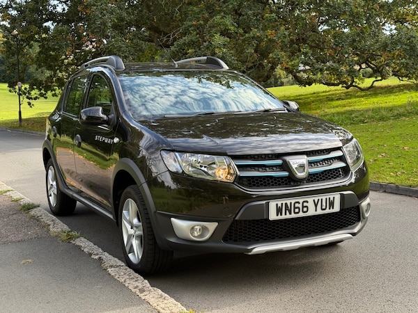 Used Dacia Sandero Stepway 2016 for sale - 76172557: Photo 2