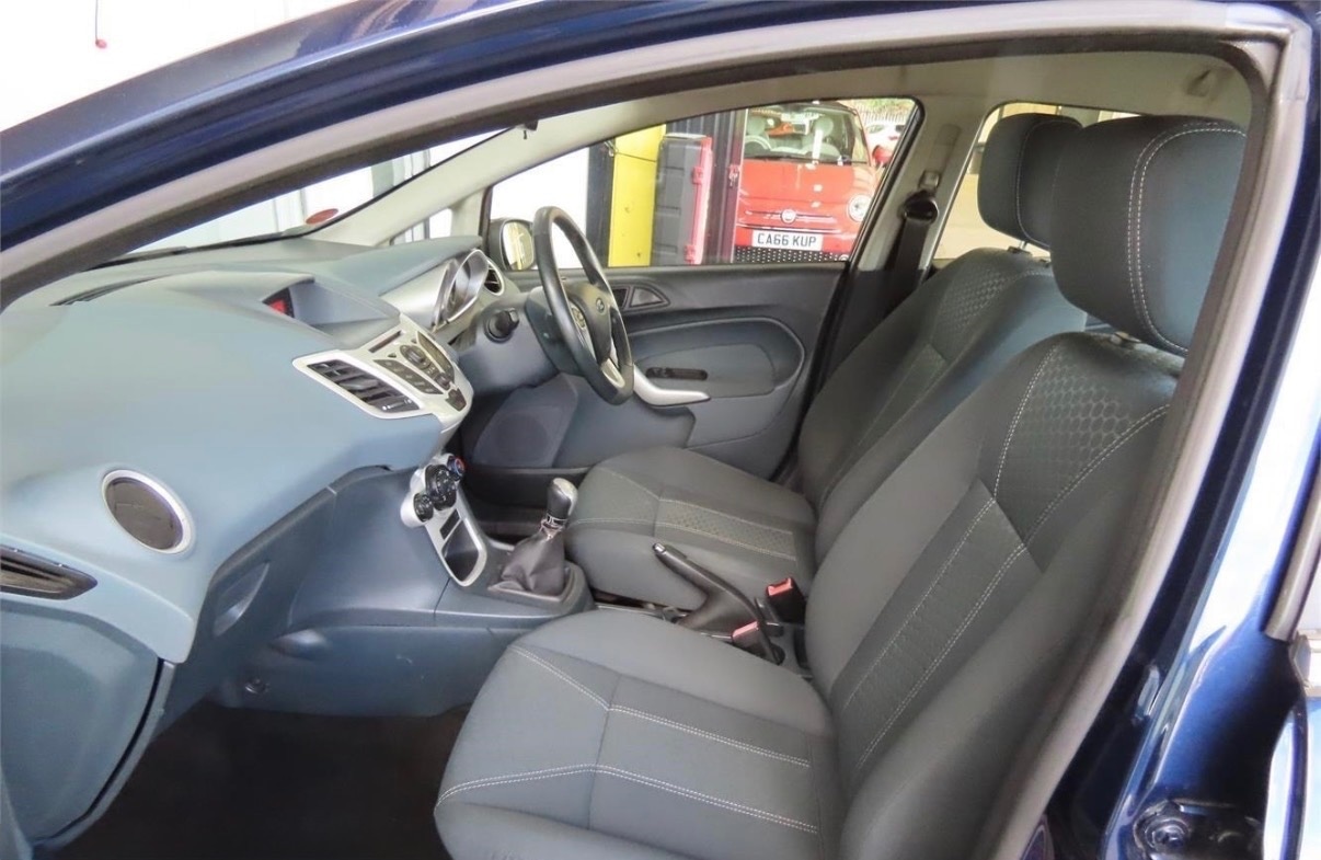 Used Ford Fiesta 2010 for sale - 78038566: Photo 2