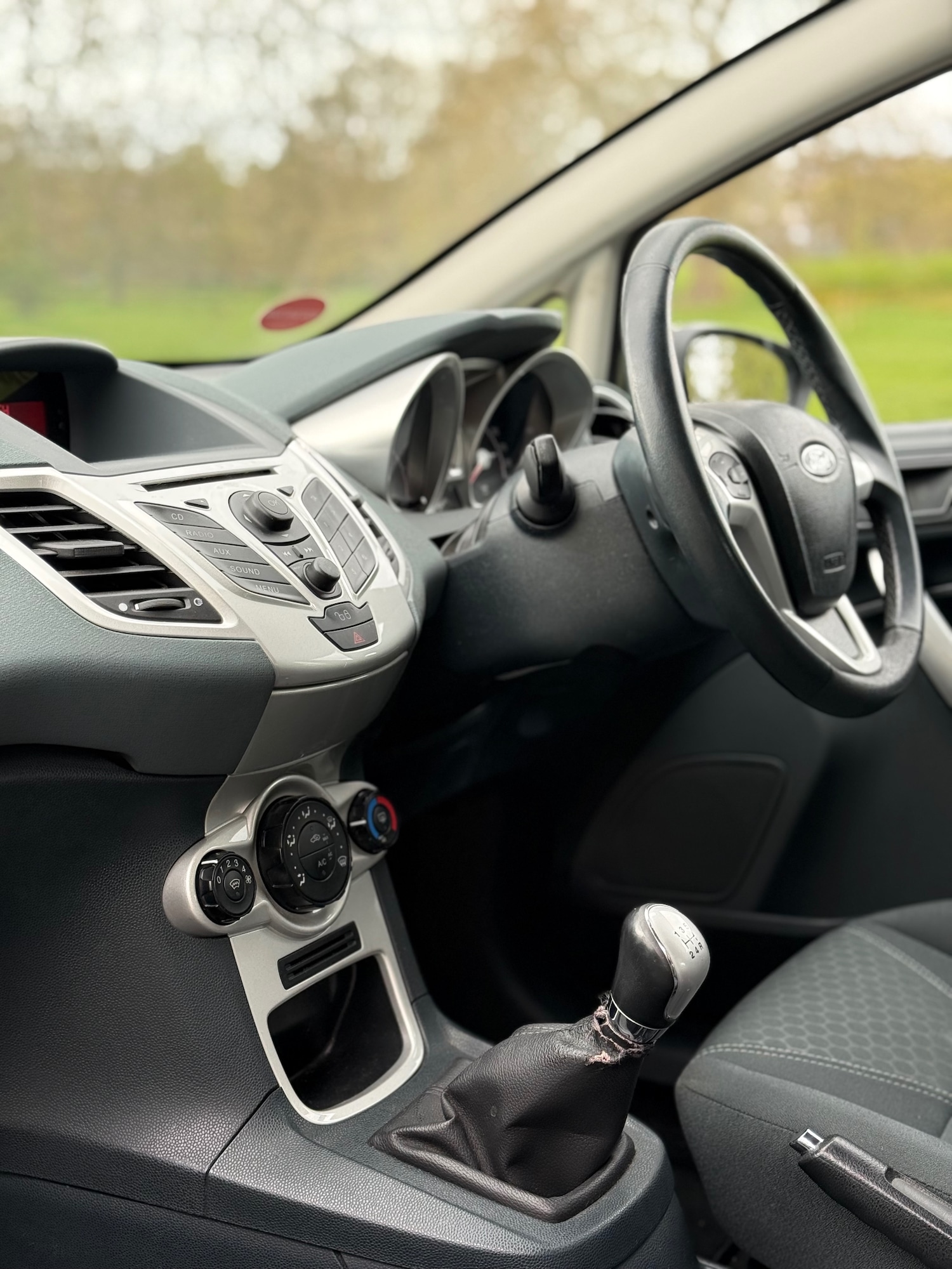 Used Ford Fiesta 2010 for sale - 78179901: Photo 28