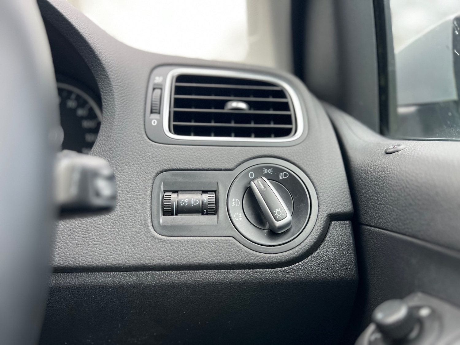 Used Volkswagen Polo 2011 for sale - 77613614: Photo 17