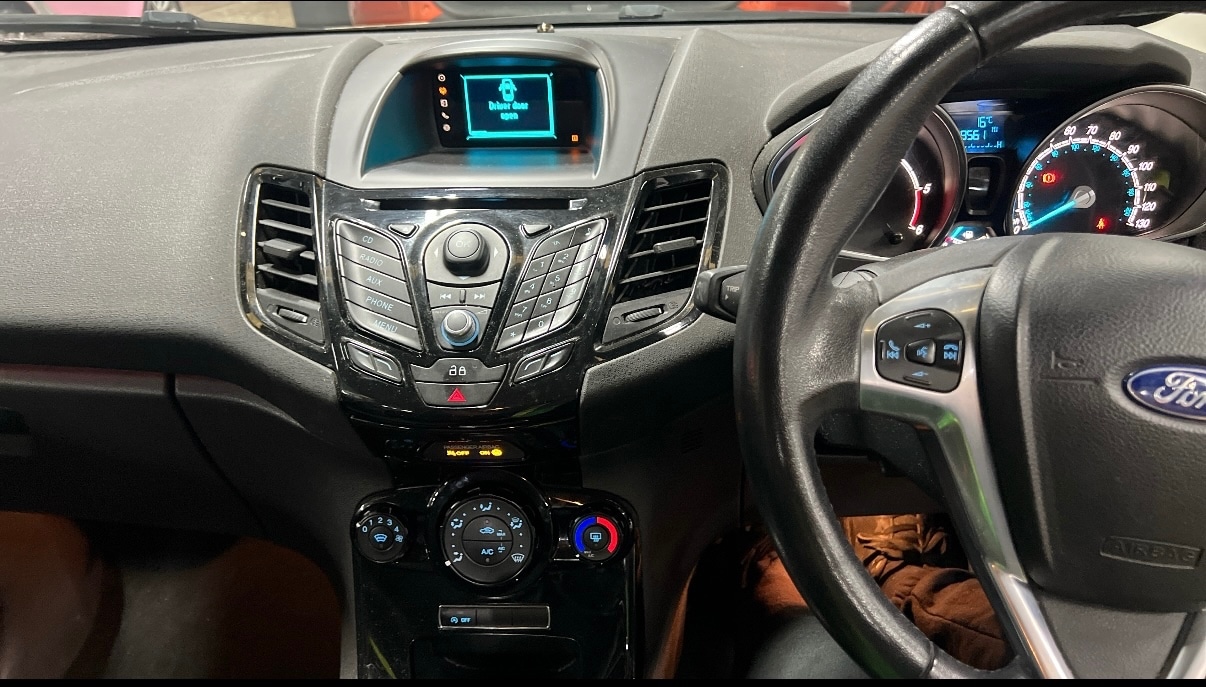 Used Ford Fiesta 2014 for sale - 76280640: Photo 5