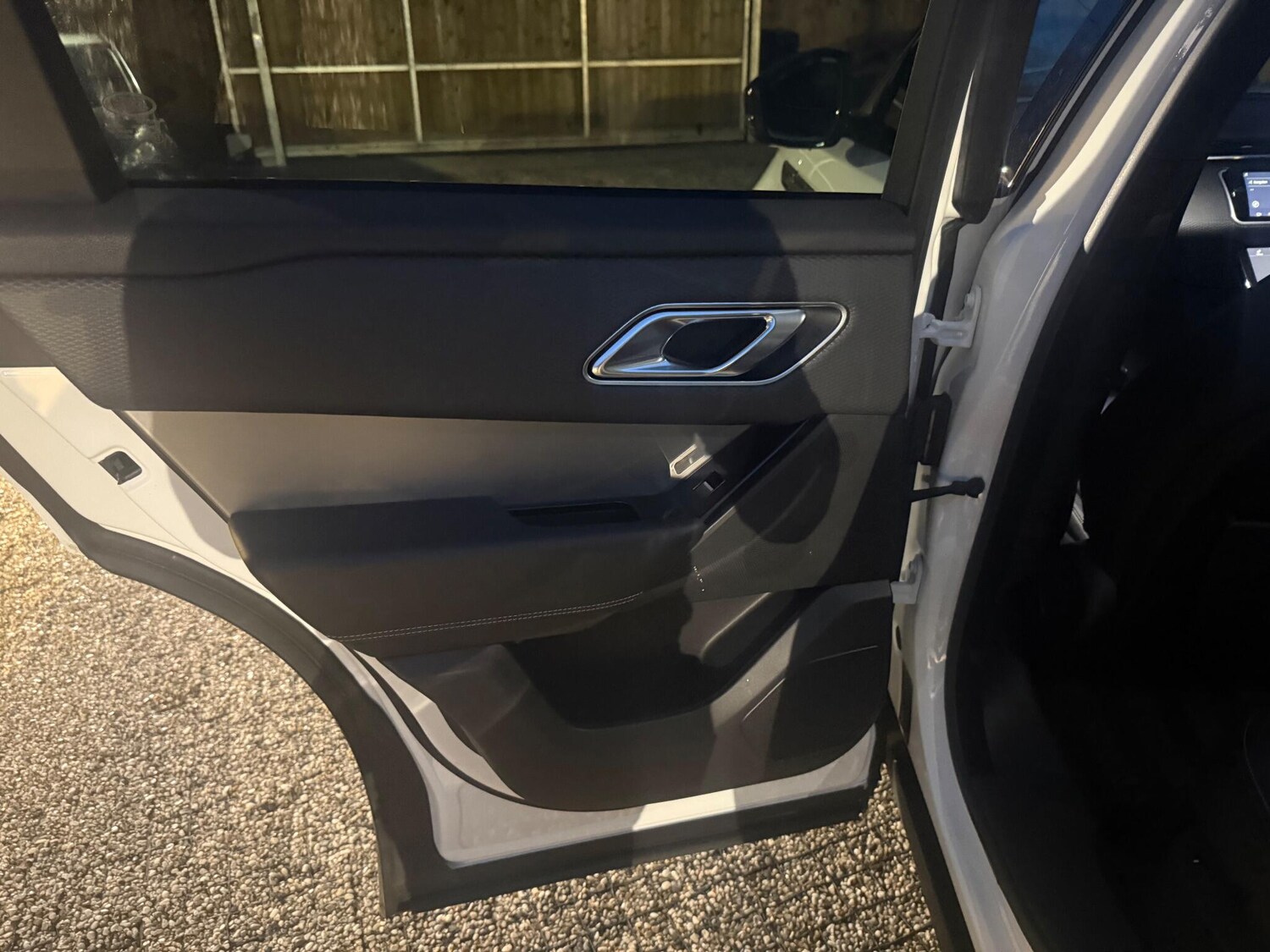 Used Land Rover Range Rover Velar 2018 for sale - 76549319: Photo 12