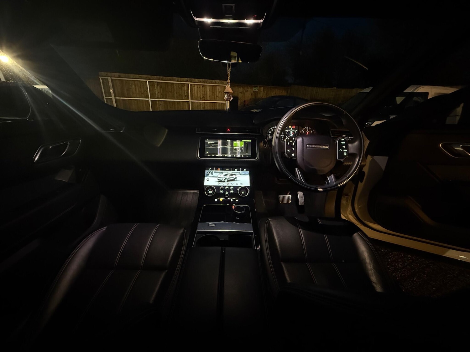 Used Land Rover Range Rover Velar 2018 for sale - 76549319: Photo 25