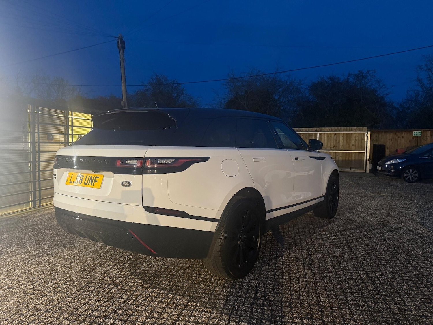 Used Land Rover Range Rover Velar 2018 for sale - 76549319: Photo 5