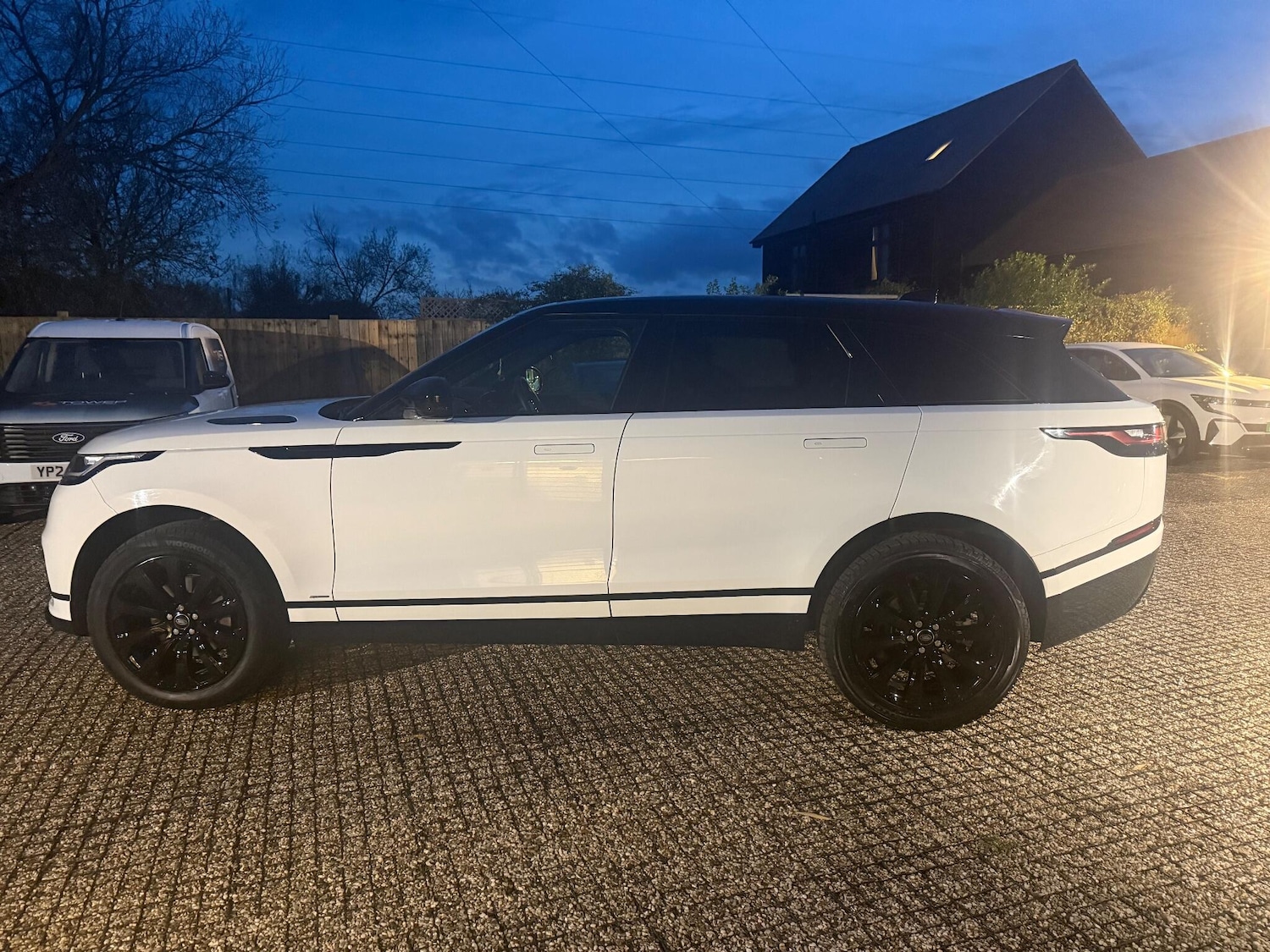 Used Land Rover Range Rover Velar 2018 for sale - 76549319: Photo 8