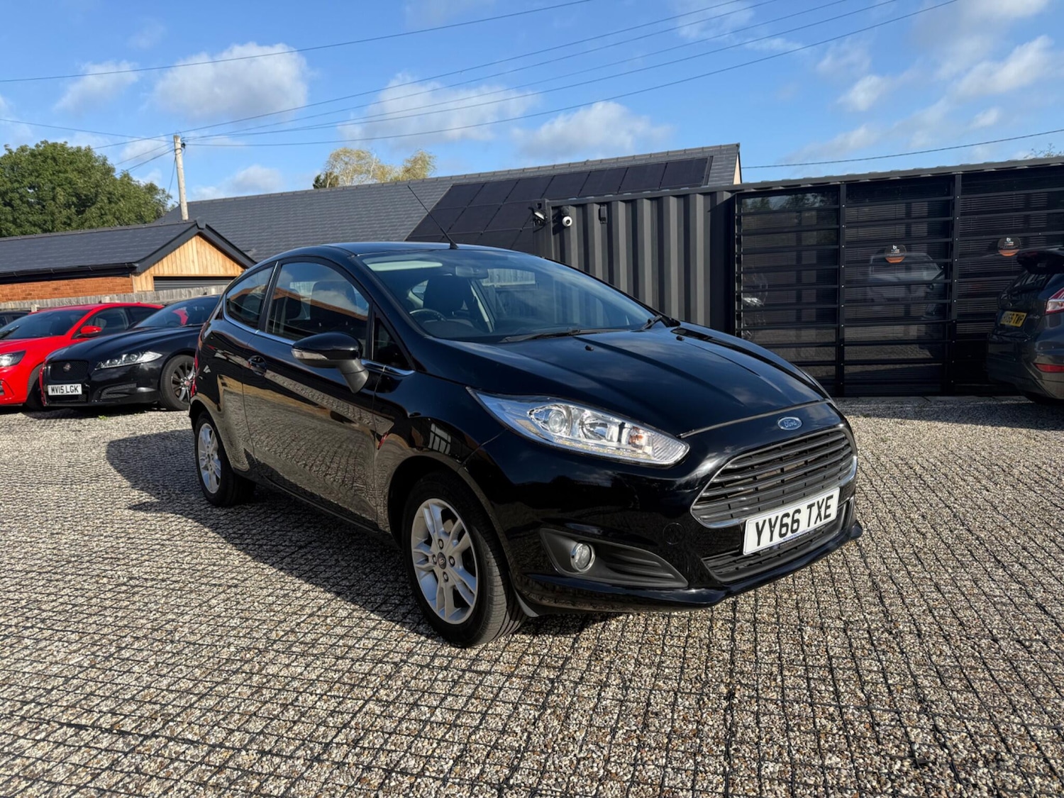 Used Ford Fiesta 2016 for sale - 76084099: Photo 3
