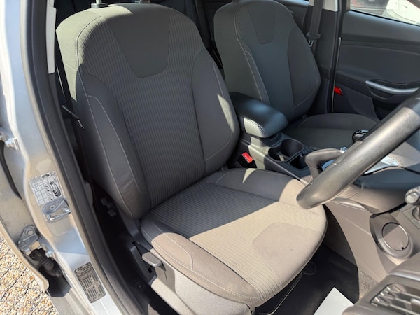 Used Ford Focus 2013 for sale - 76138068: Photo 12