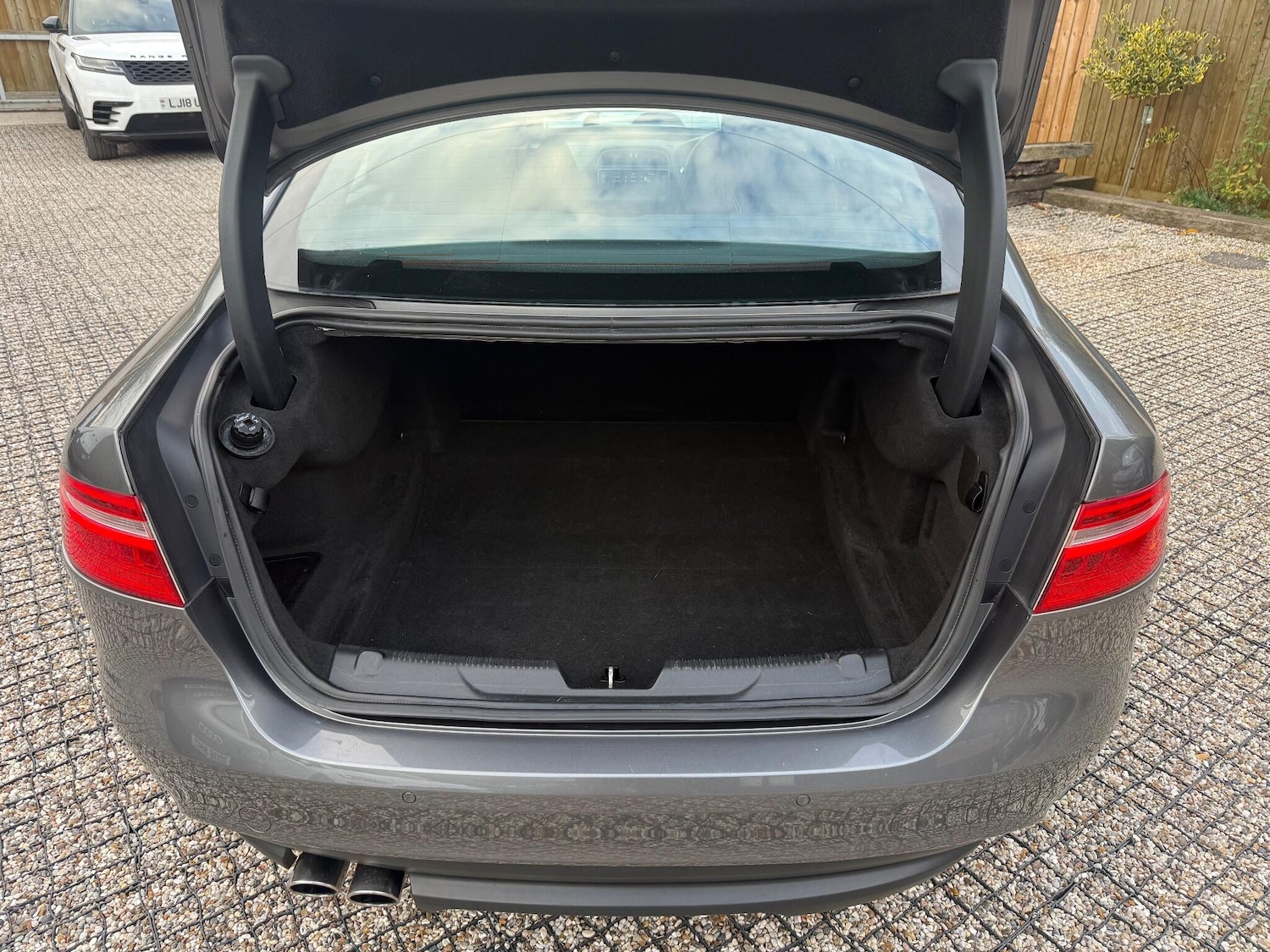 Used Jaguar XE 2016 for sale - 76485033: Photo 12