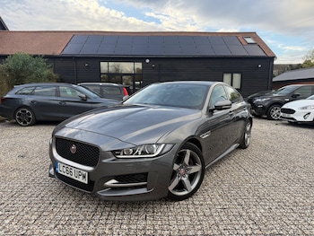 Used Jaguar XE 2016 for sale - 76485033: Photo